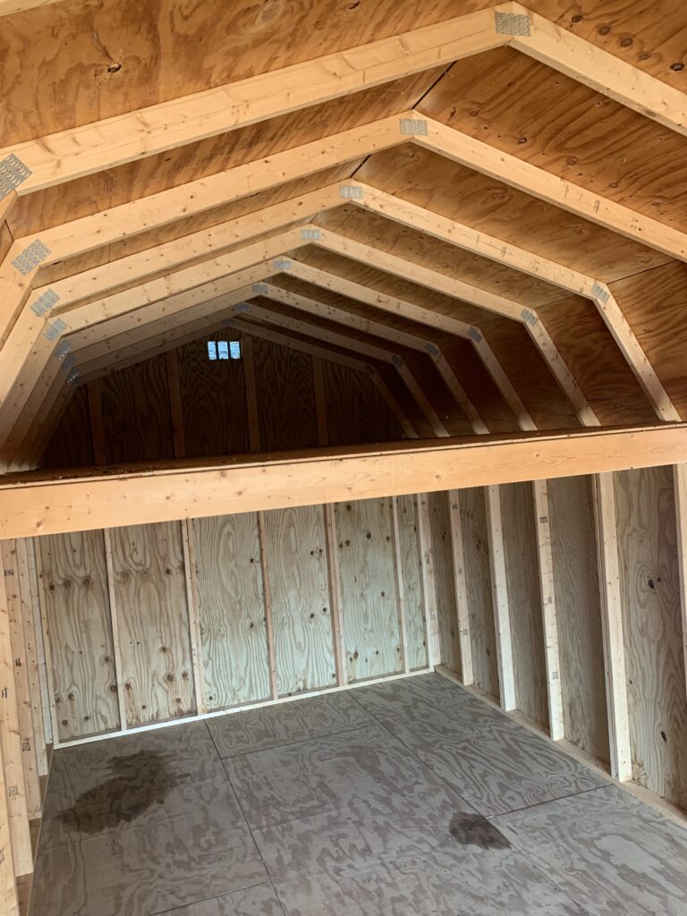 Lofted Garage Value : 12' x 32'